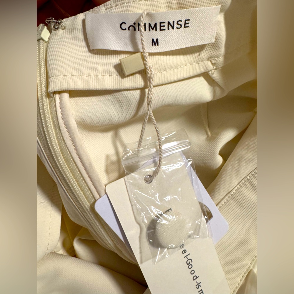 NWT Commense Off-White Halter Jumpsuit - Belted
V-Neck - Size M - Picture 11 of 13